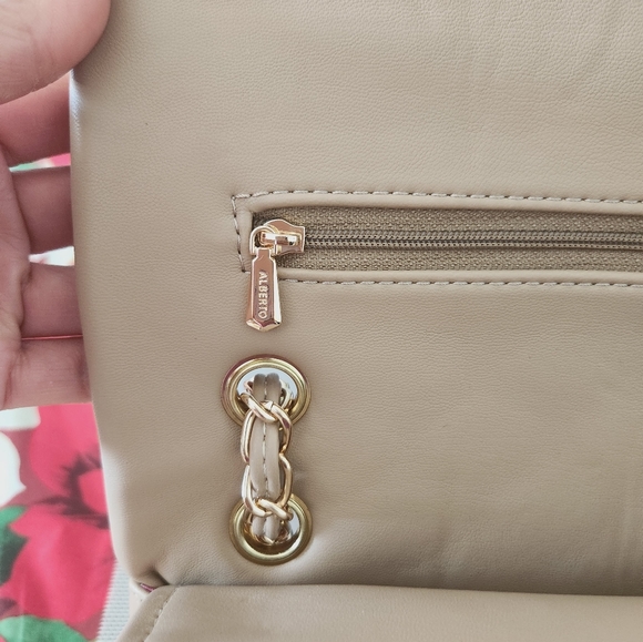 Beautiful bag that can be shoulder or crossbody bag - Picture 7 of 7